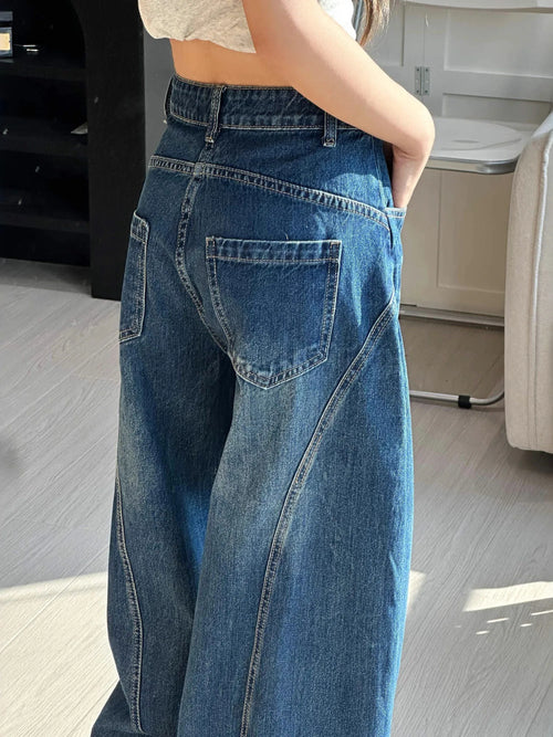 Barrel-Leg Curved Jeans